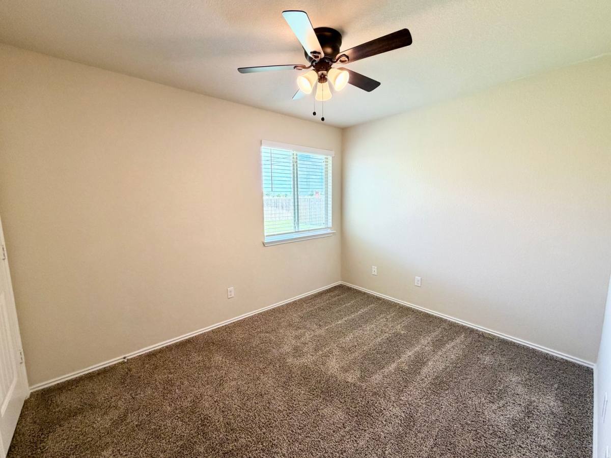 House for rent at 829 Ibis Falls Loop, Jarrell, TX 76537