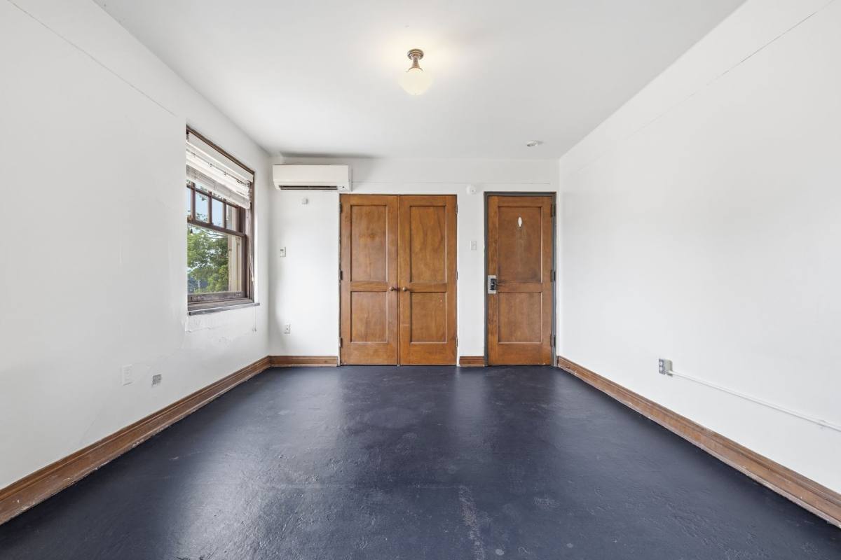 Apartment for rent at 202 Steeples Blvd, Indianapolis, IN 46222
