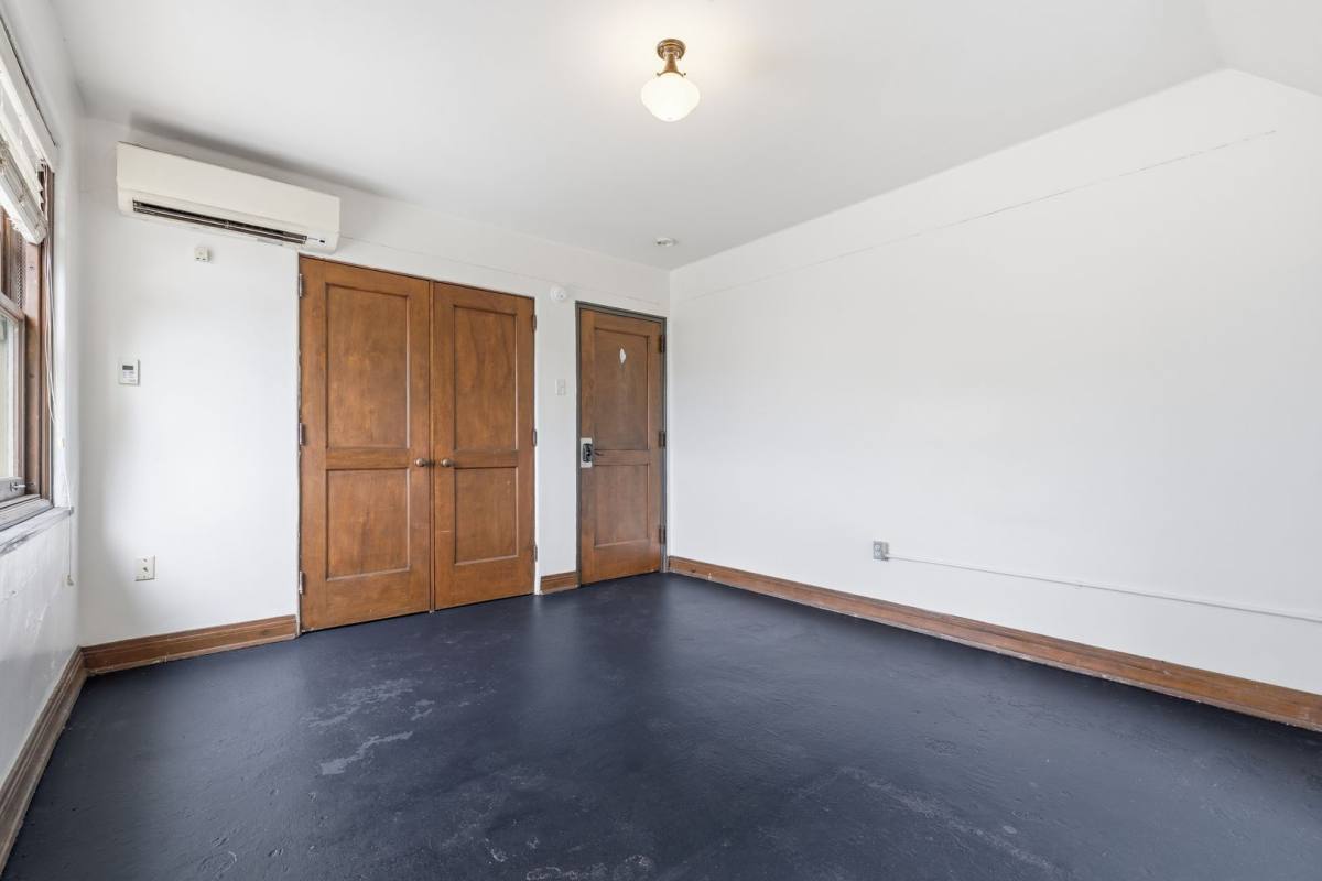Apartment for rent at 202 Steeples Blvd, Indianapolis, IN 46222
