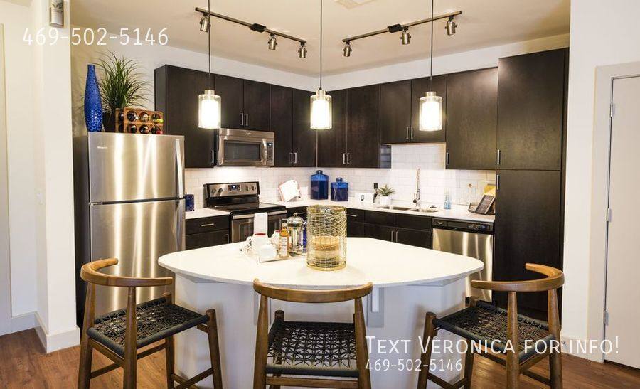 Apartment for rent at 2025 E 7th St, Austin, TX 78702