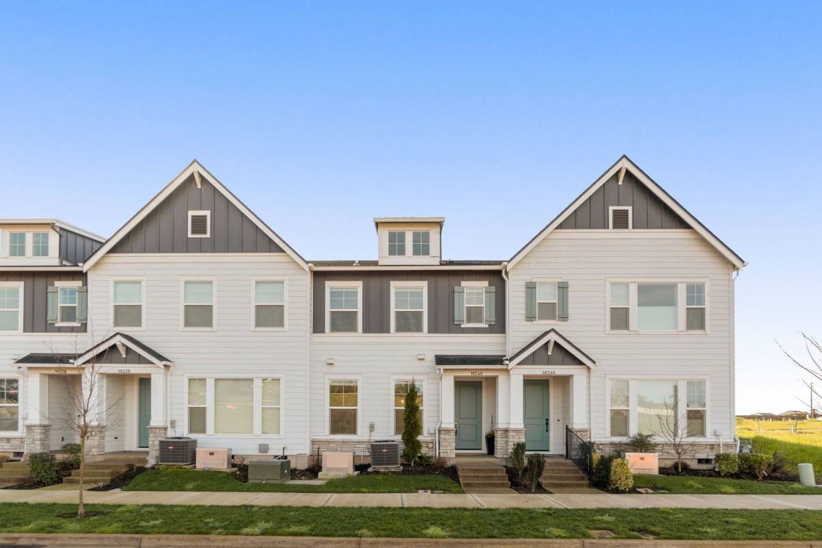 Townhouse for rent at 18240 SW Barrows Rd, Beaverton, OR 97007