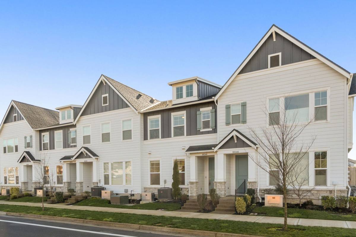 Townhouse for rent at 18240 SW Barrows Rd, Beaverton, OR 97007