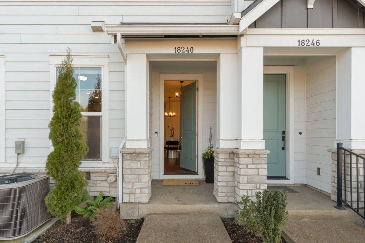 Townhouse for rent at 18240 SW Barrows Rd, Beaverton, OR 97007