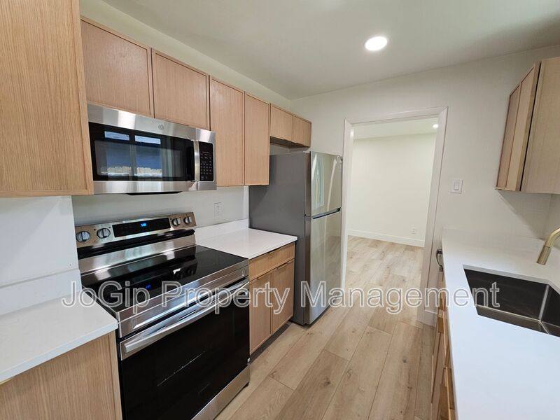 Apartment for rent at 1725 R Ave, Plano, TX 75074