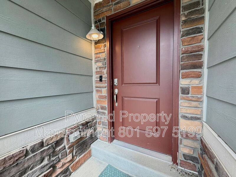 Townhouse for rent at 15122 S Gallant Dr, Riverton, UT 84065