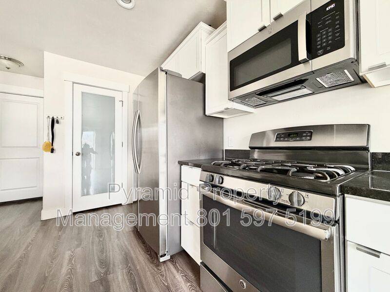 Townhouse for rent at 15122 S Gallant Dr, Riverton, UT 84065