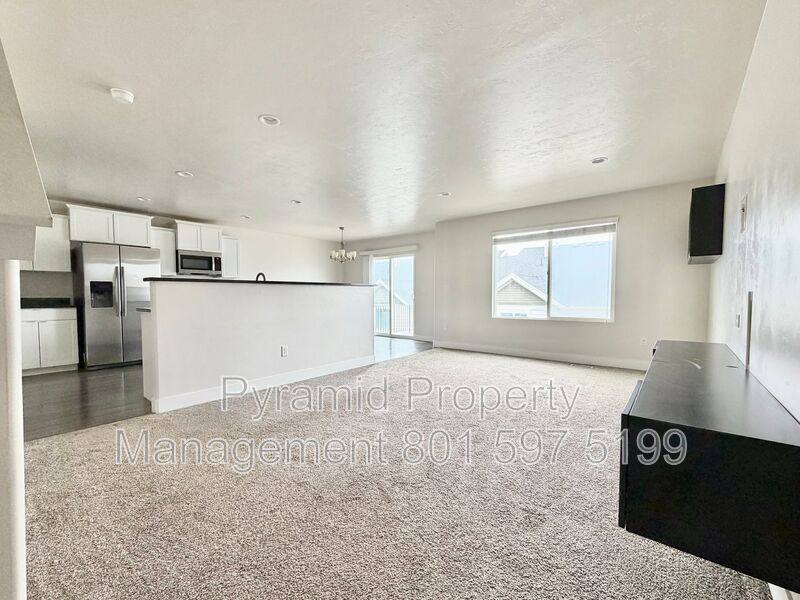 Townhouse for rent at 15122 S Gallant Dr, Riverton, UT 84065