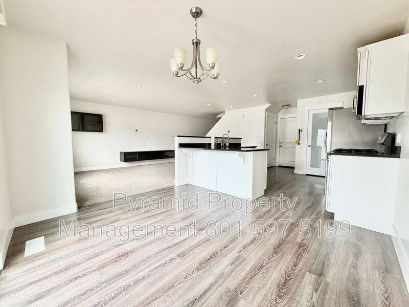Townhouse for rent at 15122 S Gallant Dr, Riverton, UT 84065