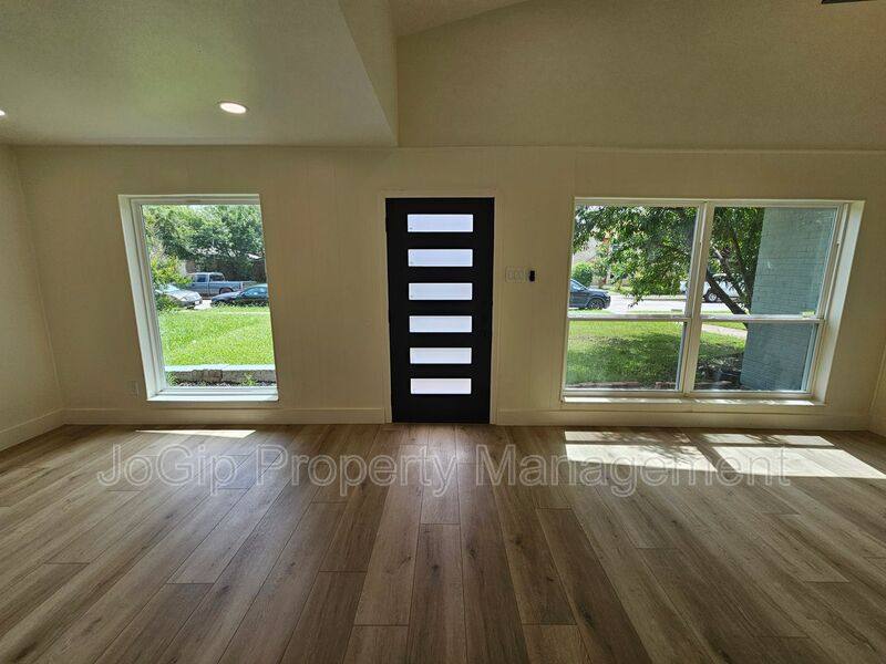 Apartment for rent at 1727 R Ave, Plano, TX 75074