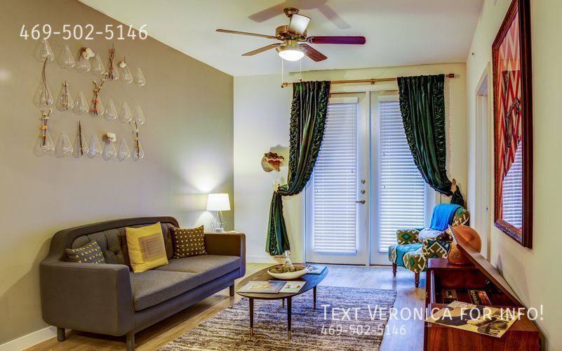 Apartment for rent at 2900 Manor Rd, Austin, TX 78722