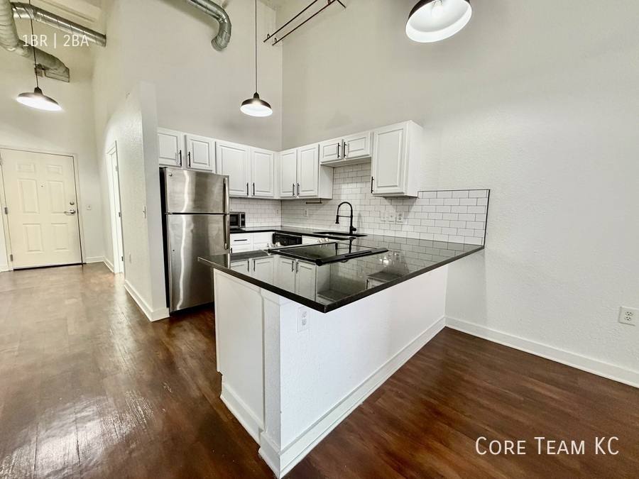 Apartment for rent at 934 Broadway Blvd, Kansas City, MO 64105