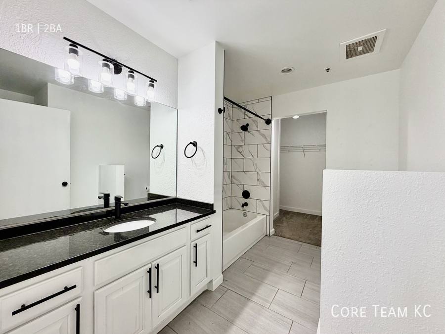 Apartment for rent at 934 Broadway Blvd, Kansas City, MO 64105