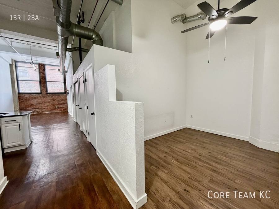Apartment for rent at 934 Broadway Blvd, Kansas City, MO 64105