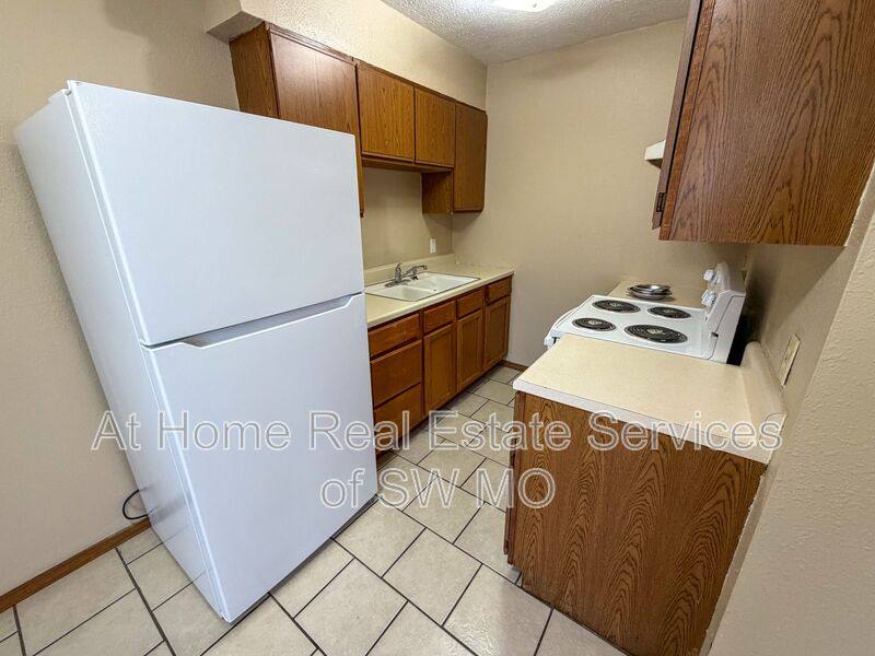 Apartment for rent at 750 S Campbell #750-B, Springfield, MO 65806