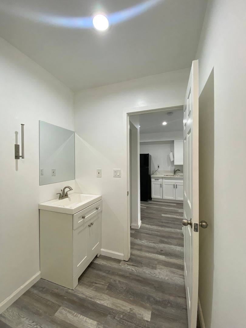 Apartment for rent at 5543-5547 1 2 Atlantic Ave, Long Beach, CA 90805