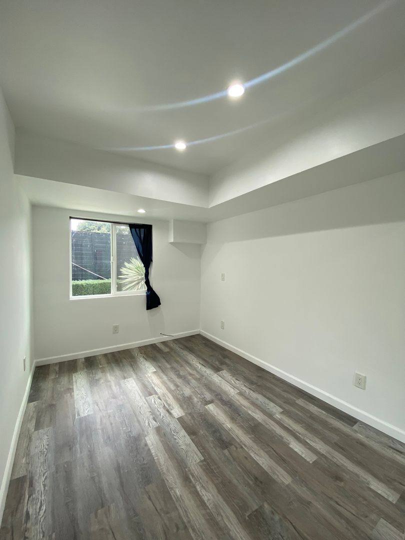 Apartment for rent at 5543-5547 1 2 Atlantic Ave, Long Beach, CA 90805