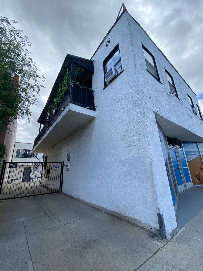 Apartment for rent at 5543-5547 1 2 Atlantic Ave, Long Beach, CA 90805
