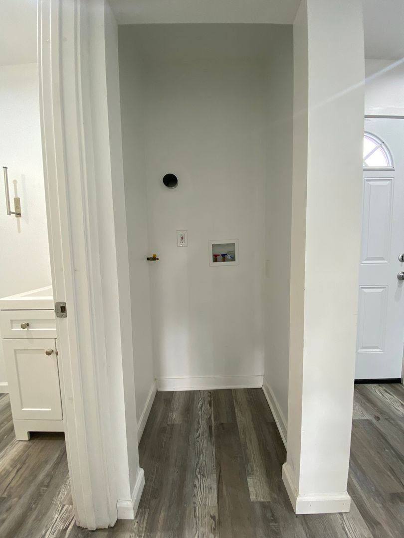 Apartment for rent at 5543-5547 1 2 Atlantic Ave, Long Beach, CA 90805