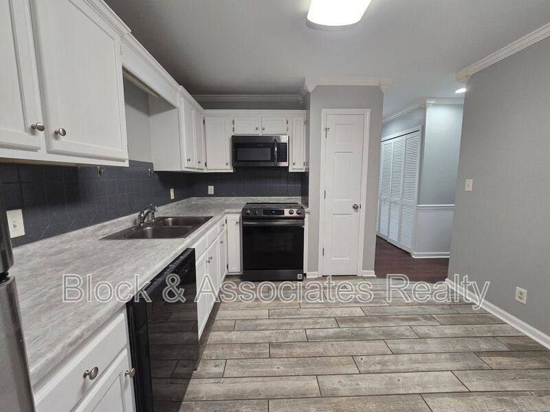 Condo for rent at 702 Westbrook, High Point, NC 27263