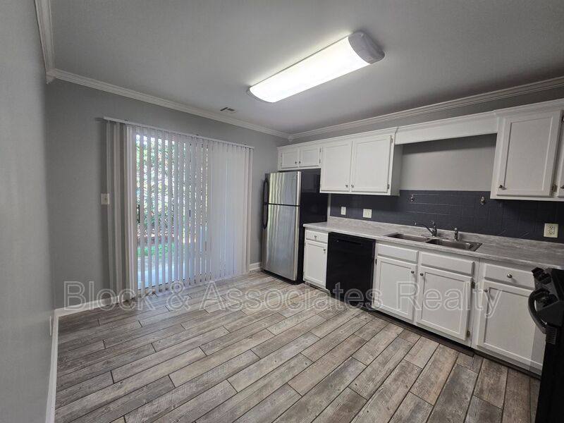 Condo for rent at 702 Westbrook, High Point, NC 27263