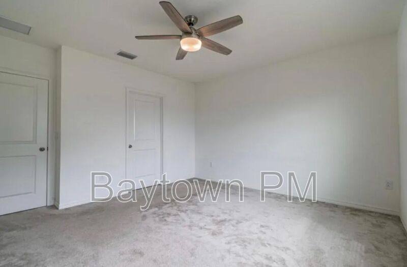 House for rent at 1122 Hillhurst Dr, Wesley Chapel, FL 33543