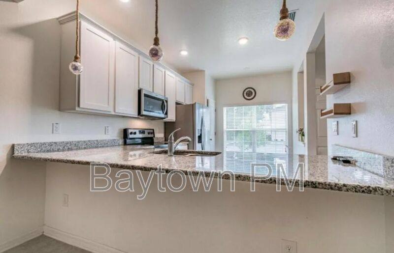 House for rent at 1122 Hillhurst Dr, Wesley Chapel, FL 33543