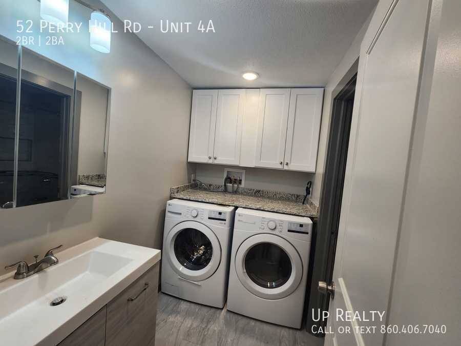 Apartment for rent at 52 Perry Hill Rd, Ashford, CT 06278