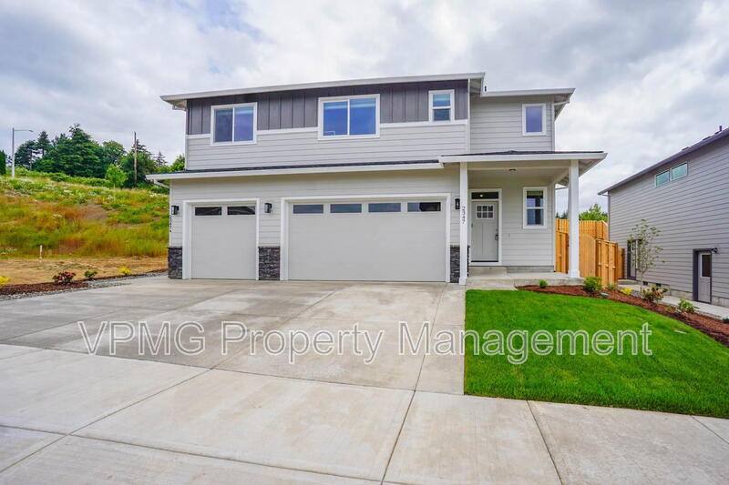 Townhouse for rent at 2347 E Otter Loop, La Center, WA 98629