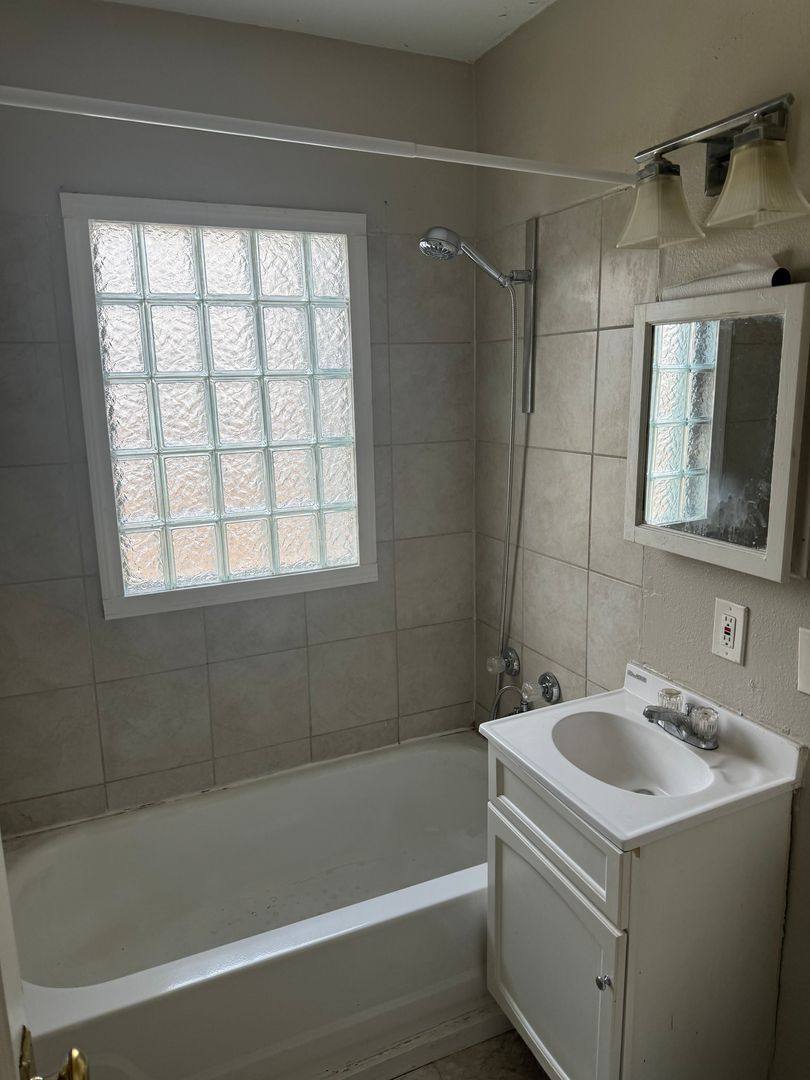 House for rent at 613 Morton Ave, Des Moines, IA 50313