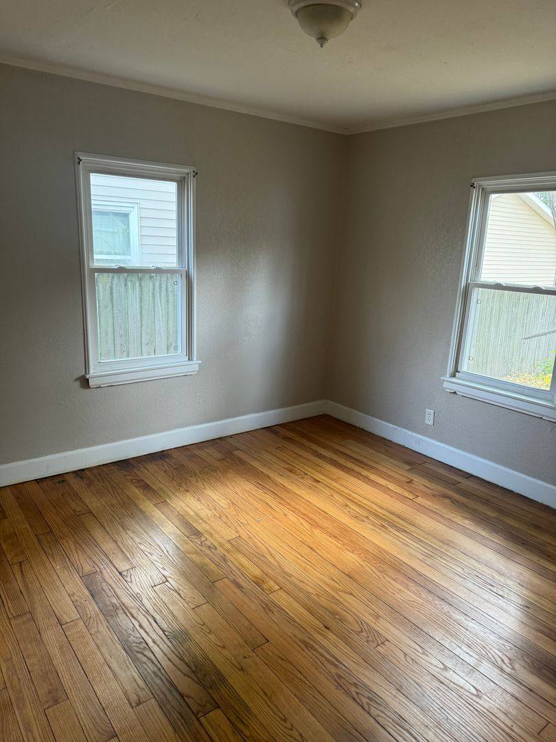 House for rent at 613 Morton Ave, Des Moines, IA 50313