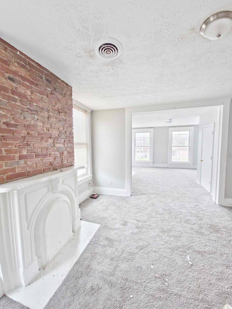Apartment for rent at 2224 W Jefferson St, Louisville, KY 40212