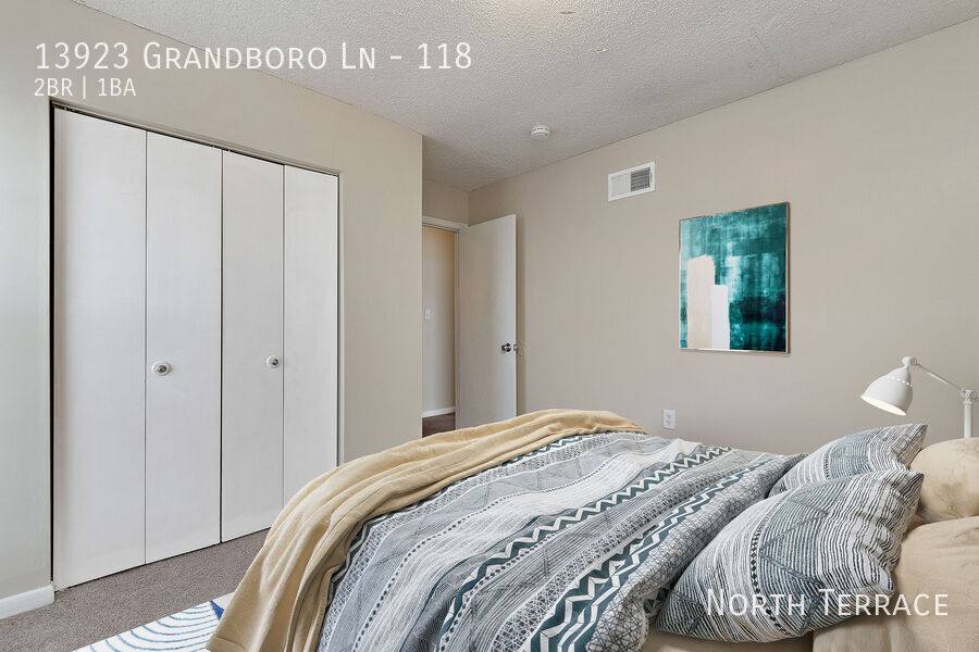 Apartment for rent at 13923 Grandboro Lane, Grandview, MO 64030