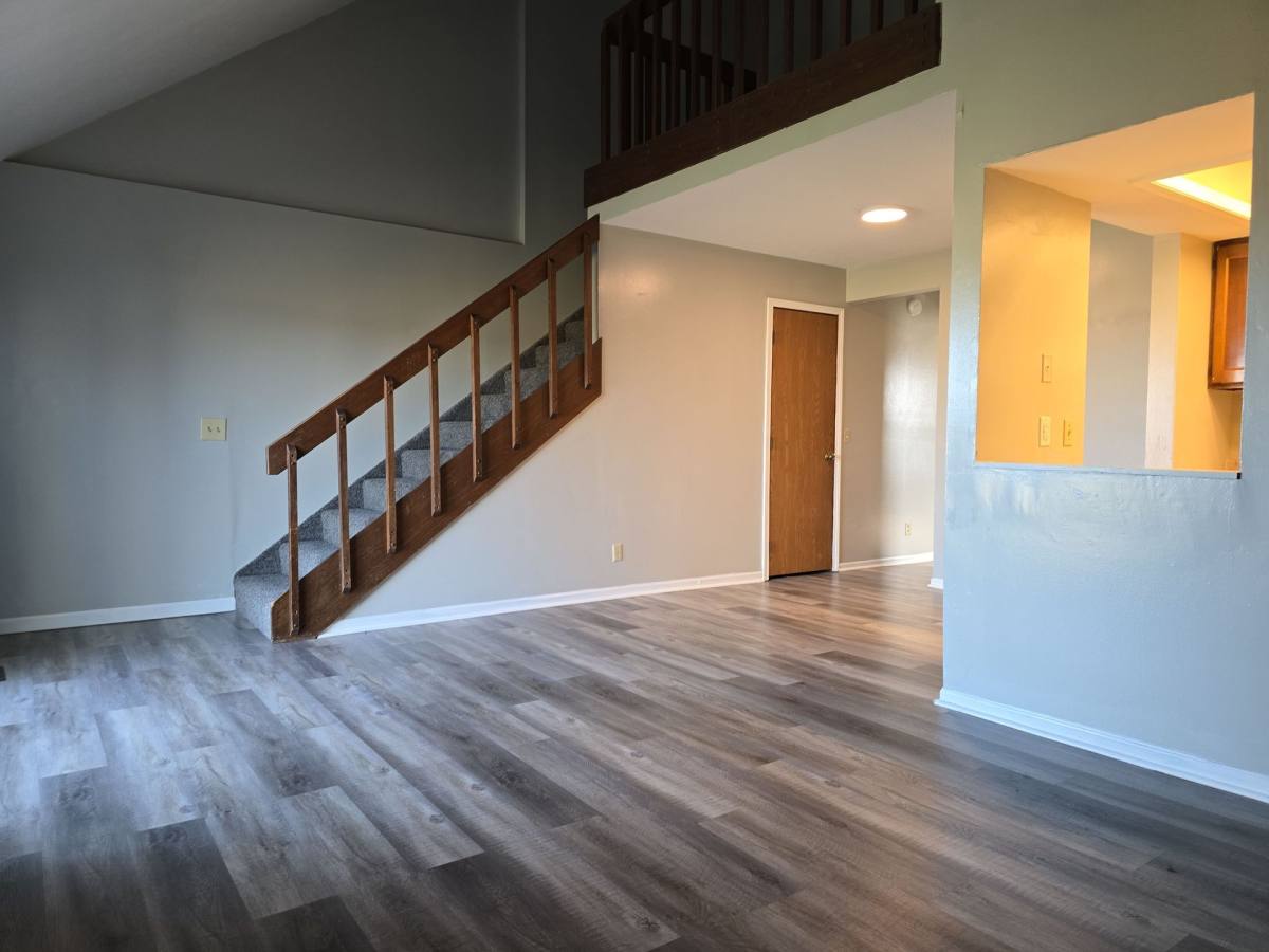 Townhouse for rent at 215 Lightning Hill Blvd, Lagrange, IN 46761