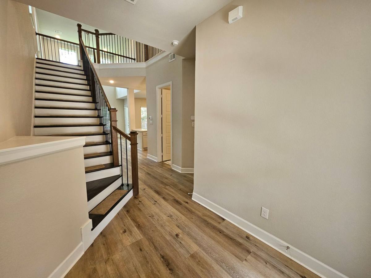 Townhouse for rent at 8045 Emerald Rock Dr, Dallas, TX 75228
