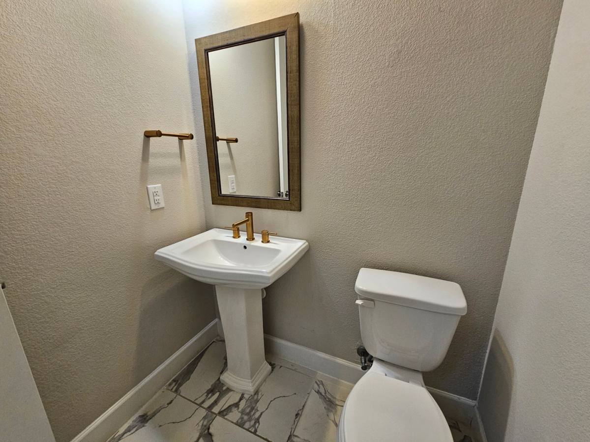 Townhouse for rent at 8045 Emerald Rock Dr, Dallas, TX 75228