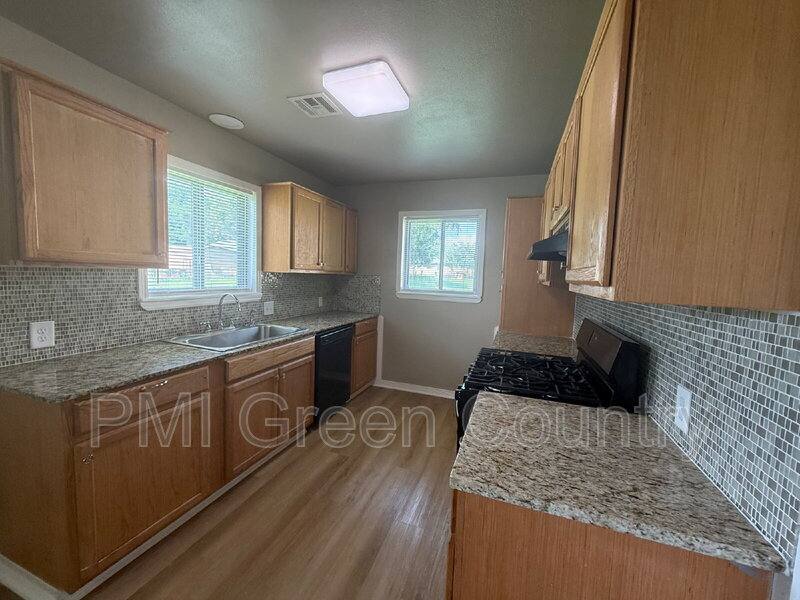 House for rent at 30375 E 150th St S, Coweta, OK 74429