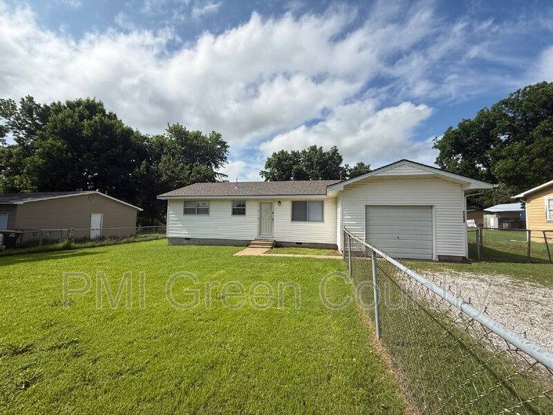 House for rent at 30375 E 150th St S, Coweta, OK 74429