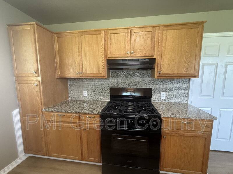 House for rent at 30375 E 150th St S, Coweta, OK 74429