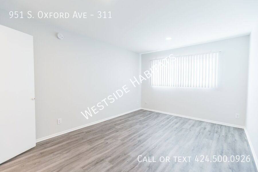 Apartment for rent at 951 S Oxford Ave, Los Angeles, CA 90006