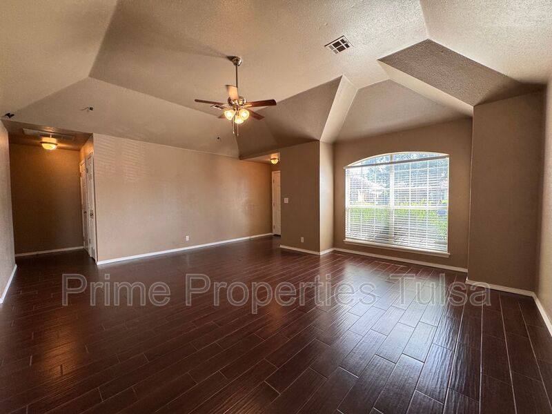 House for rent at 9028 E 99th St S, Tulsa, OK 74133