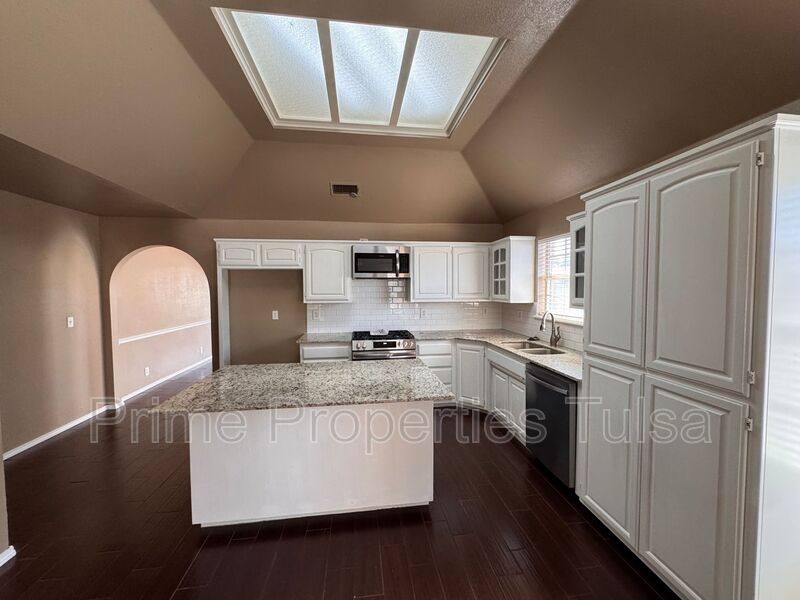 House for rent at 9028 E 99th St S, Tulsa, OK 74133