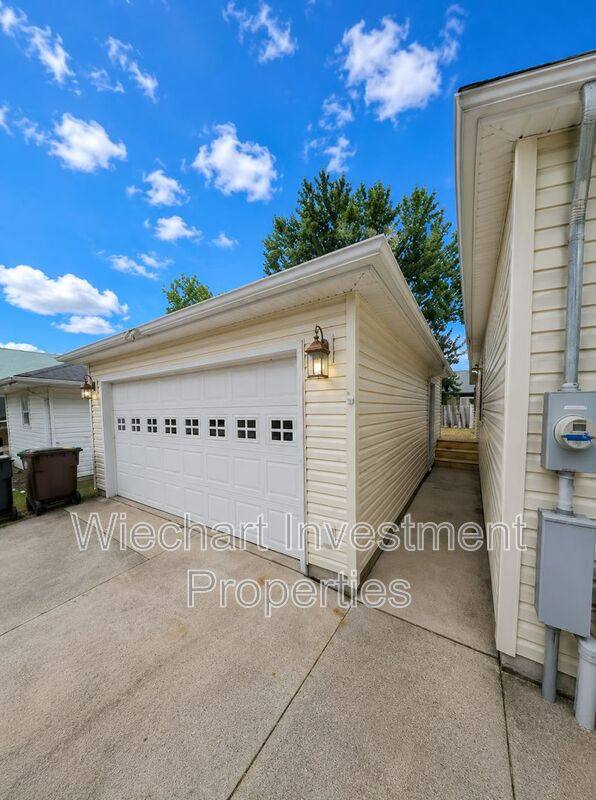 House for rent at 232 N Cherry St, Kenton, OH 43326