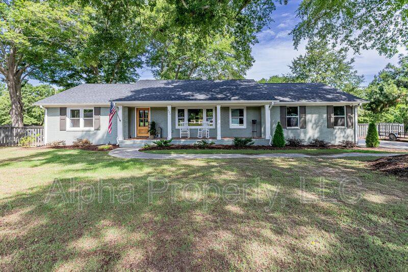 House for rent at 804 N Weston St, Fountain Inn, SC 29644