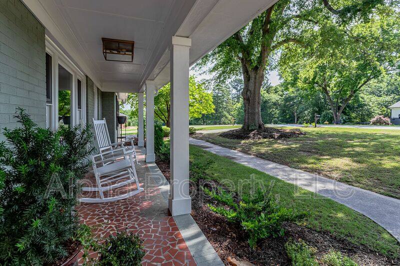 House for rent at 804 N Weston St, Fountain Inn, SC 29644