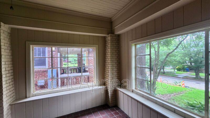House for rent at 1029 Katherwood Dr SW, Atlanta, GA 30310