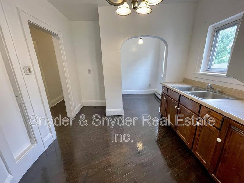 Apartment for rent at 815 & 817 Johnston St, Akron, OH 44306