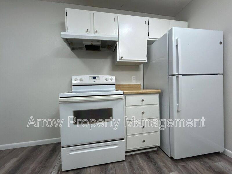 Apartment for rent at 906 E St #F, McCook, NE 69001