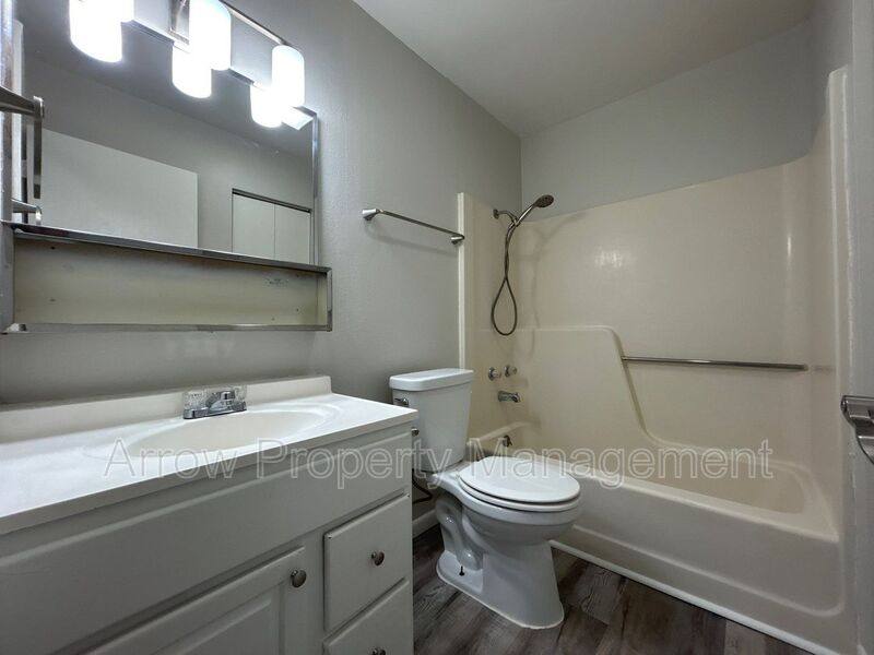 Apartment for rent at 906 E St #F, McCook, NE 69001