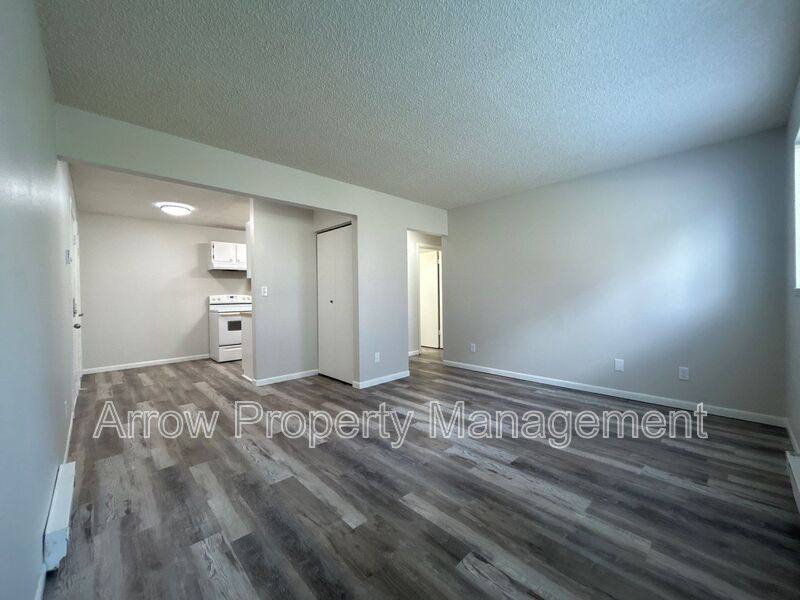 Apartment for rent at 906 E St #F, McCook, NE 69001
