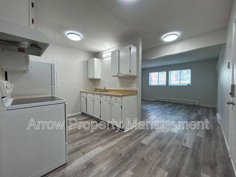 Apartment for rent at 906 E St #F, McCook, NE 69001